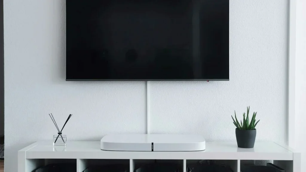 What Are 1-Month and 12-Month IPTV Plans?